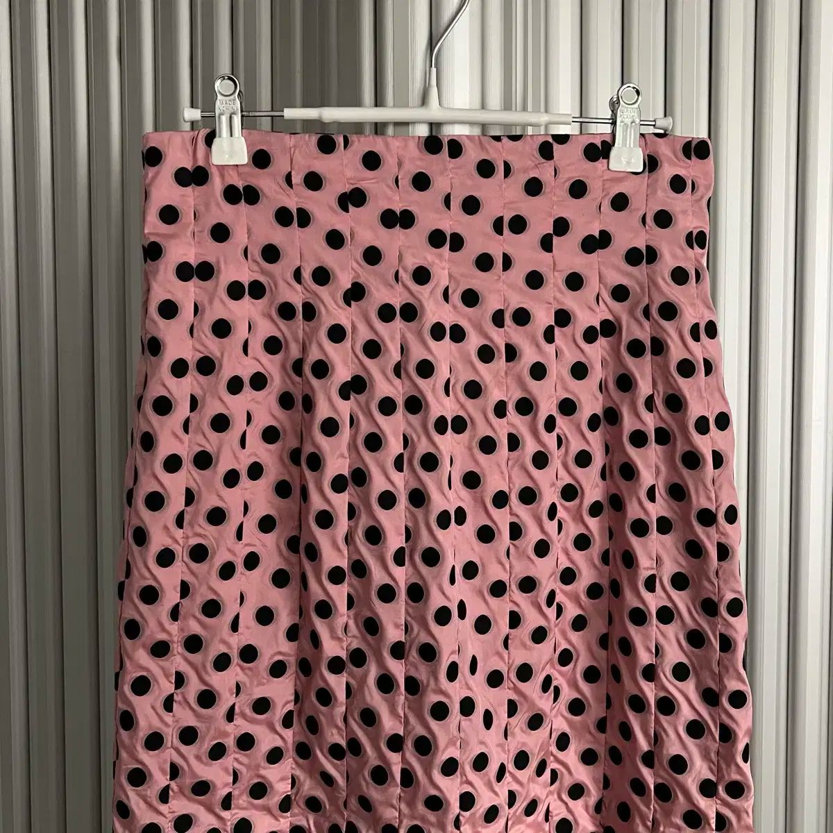 【美品】MIU MIU 総柄スカート ネイビー 電話柄 ピンク 赤 膝丈 S 美品】MIU MIU 総柄スカート ネイビー 電話柄 ピンク 赤 膝丈 S 美