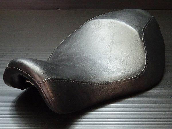 03スポーツスター883R 純正シート 03スポーツスター883R 純正シート