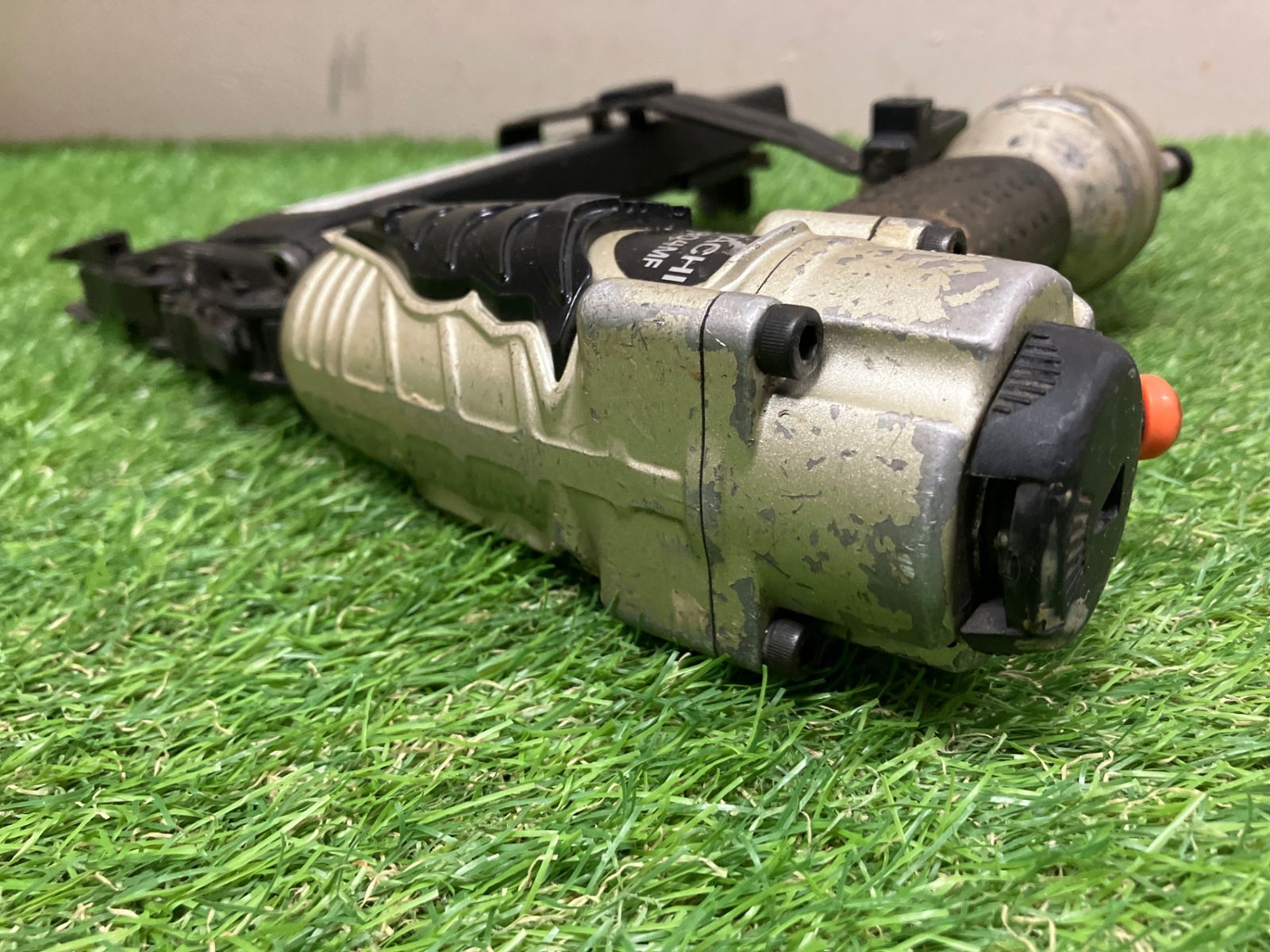 引取限定】【中古美品】HIKOKI 38mm常圧フロアタッカ N3804MF 【安佐