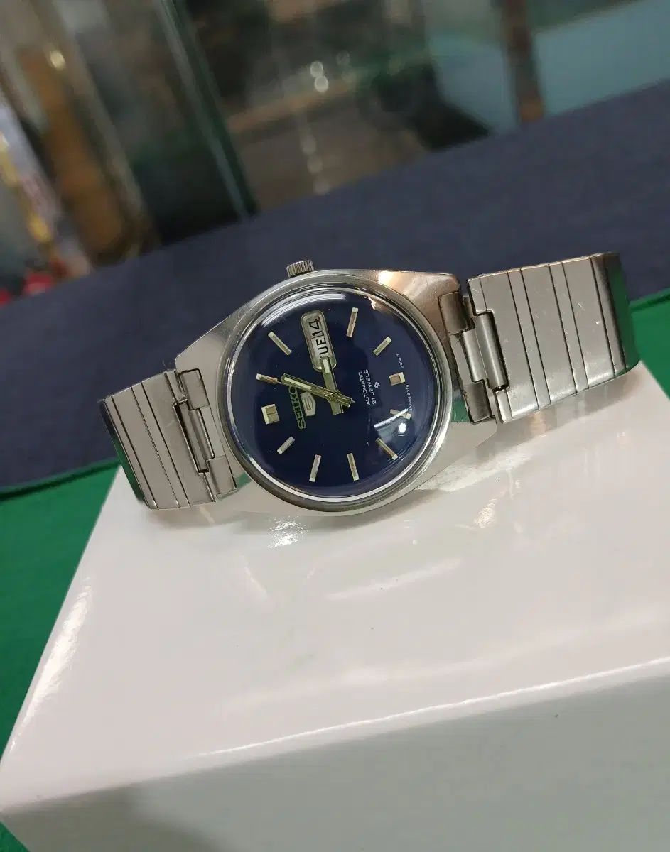 ヴィンテージ SEIKO セイコー 自動 青文字盤 ミリタリータイプ デザイン タートライン マシンを移動