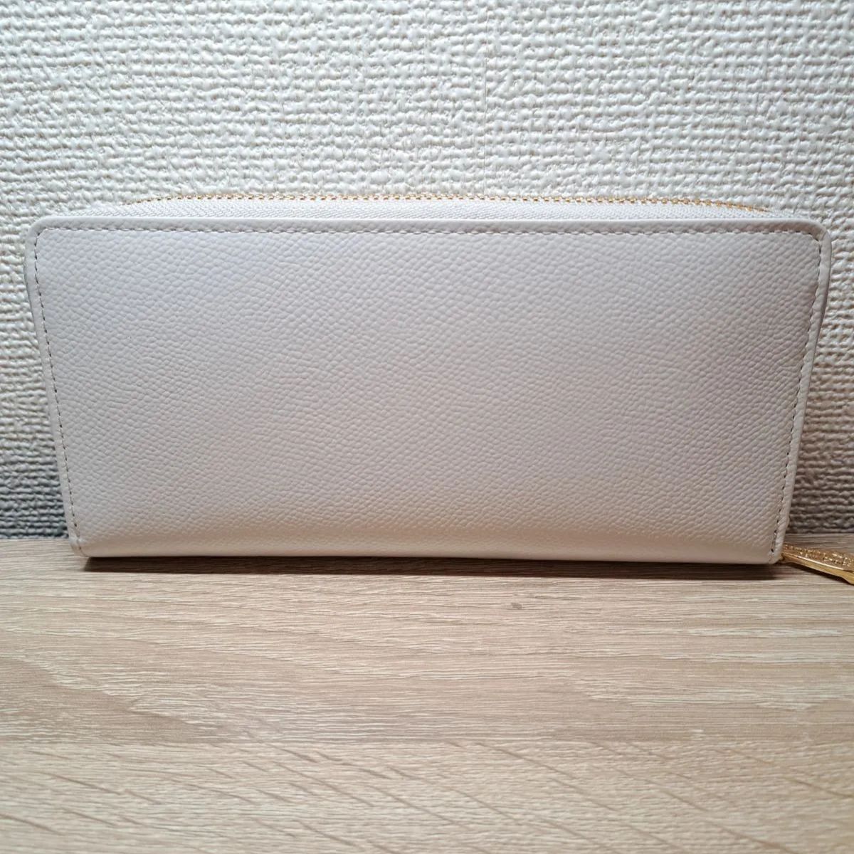 アンテプリマ ラウンドジップ長財布 フラワーモチーフ レザー グレーホワイト アンテプリマ ラウンドジップ長財布 フラワーモチーフ レザー