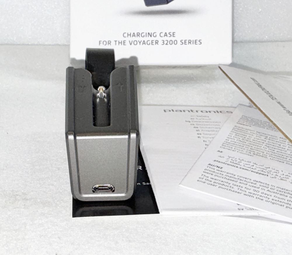 Plantronics Voyager 3200 充電ケース付 HY】【新品】Plantronics Voyager 3200用充電ケース 208360-08