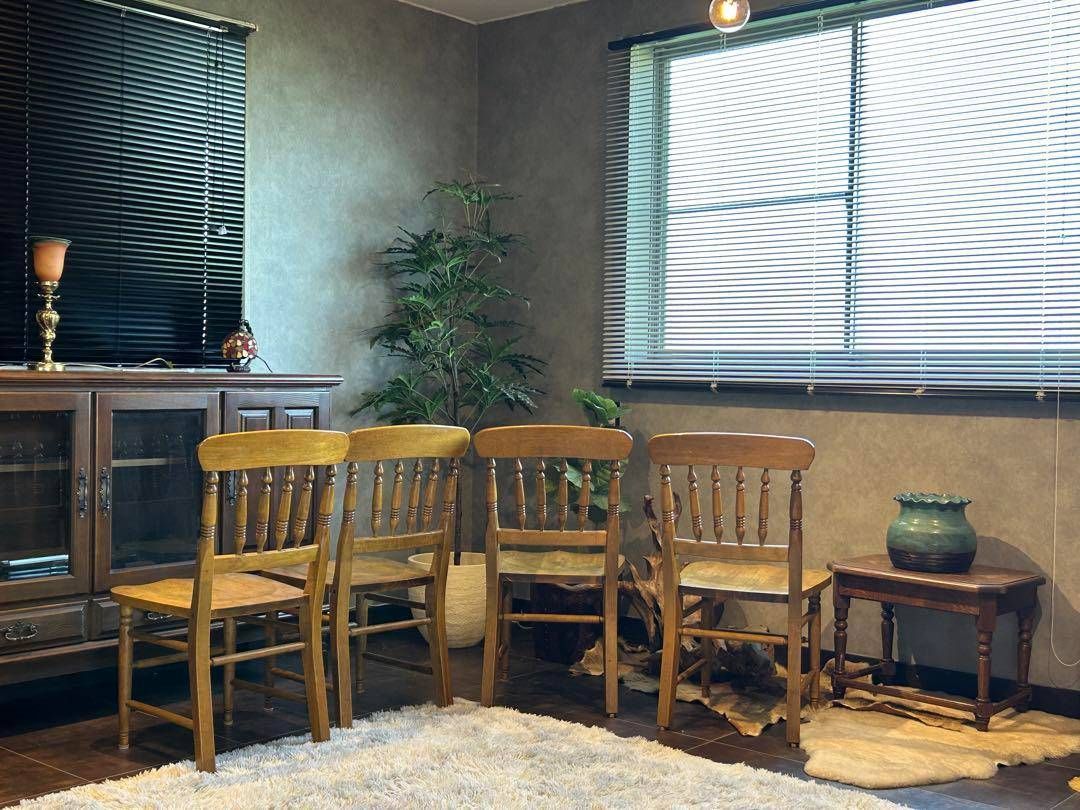 レトロ　無垢材で作られたしっかりとしたダイニングチェア　天然木　シンプル　YZ レトロ 無垢材で作られたしっかりとしたダイニングチェア 天然木