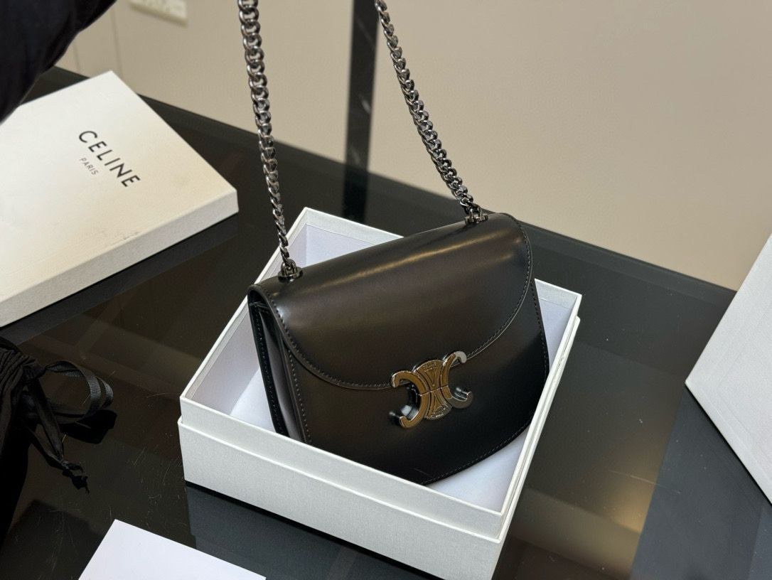Celine] トリオンフ ミニバッグ - 専用ボックス付き | セリーヌ