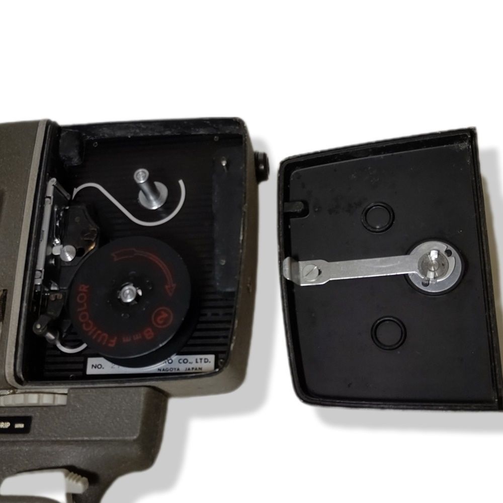 ELMO ZOOM AUTO-EYE エルモ 8ミリフィルムカメラ - メルカリ