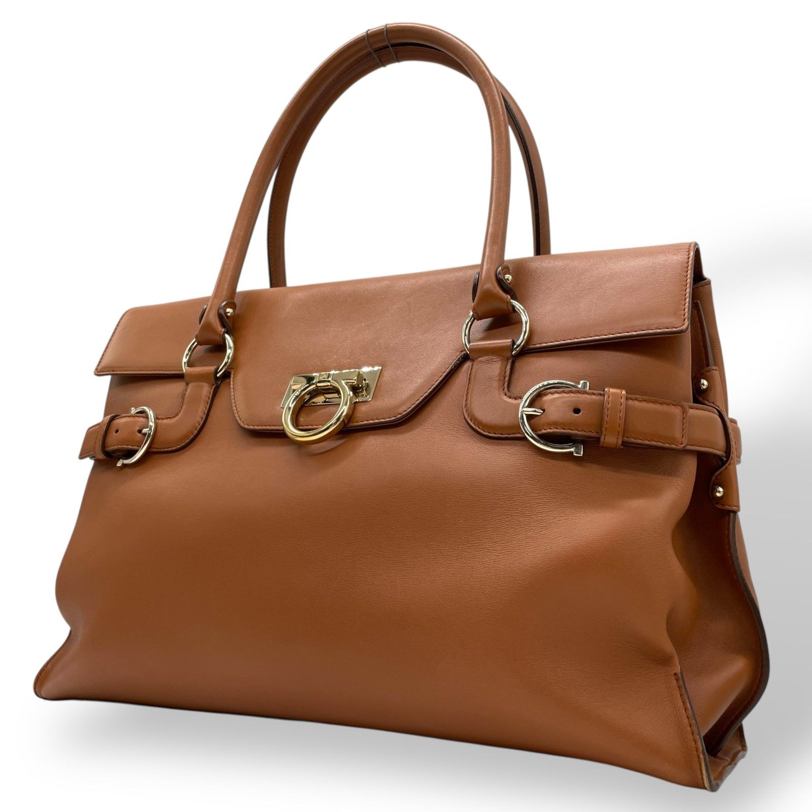 Salvatore Ferragamo サルヴァトーレフェラガモ エイミー