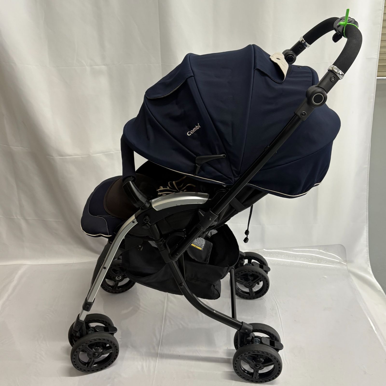 コンビ ディアクラッセ オート 4キャス エッグショック ネイビー