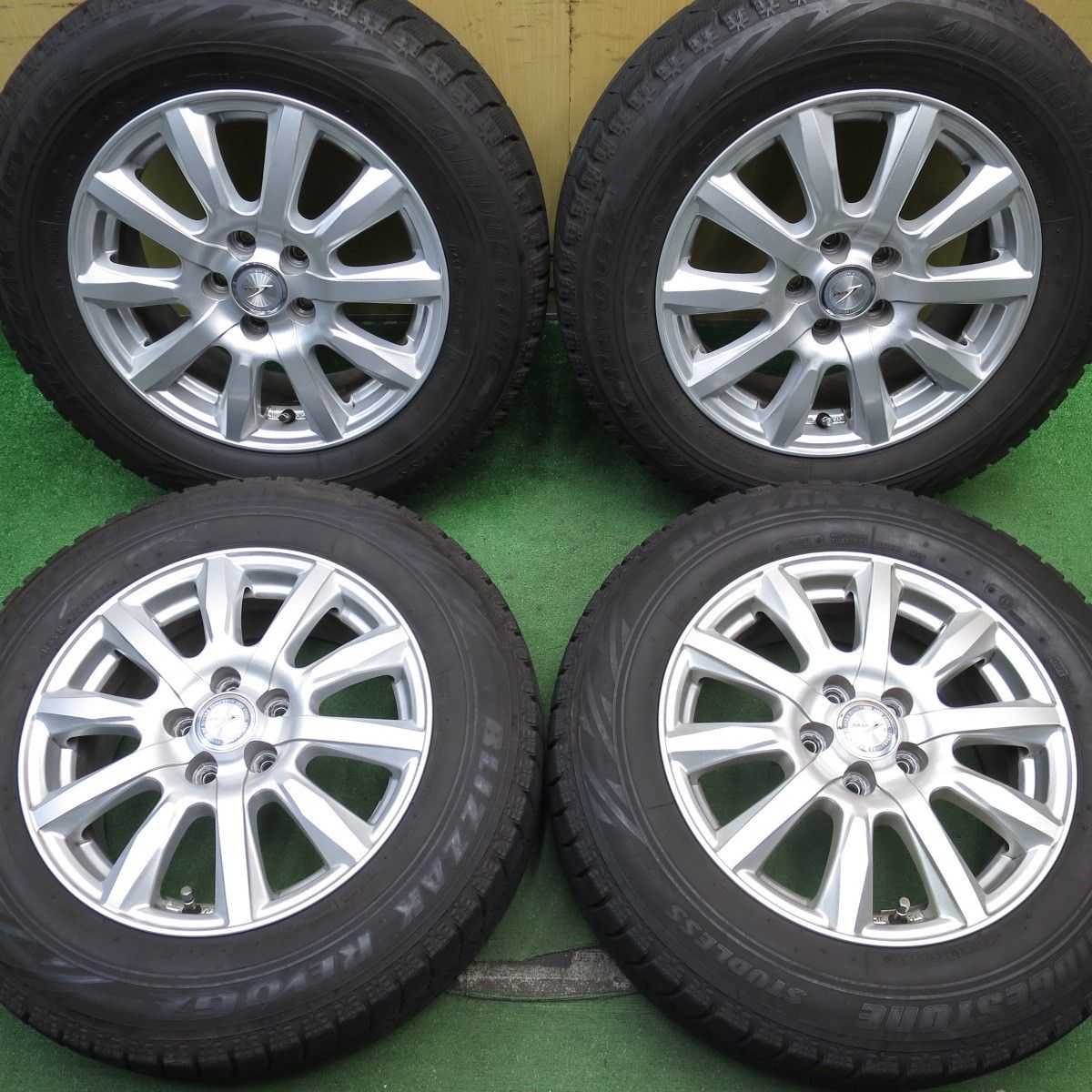キレイ☆プリウス 等 195/65R15 スタッドレス ブリヂストン ブリザック 