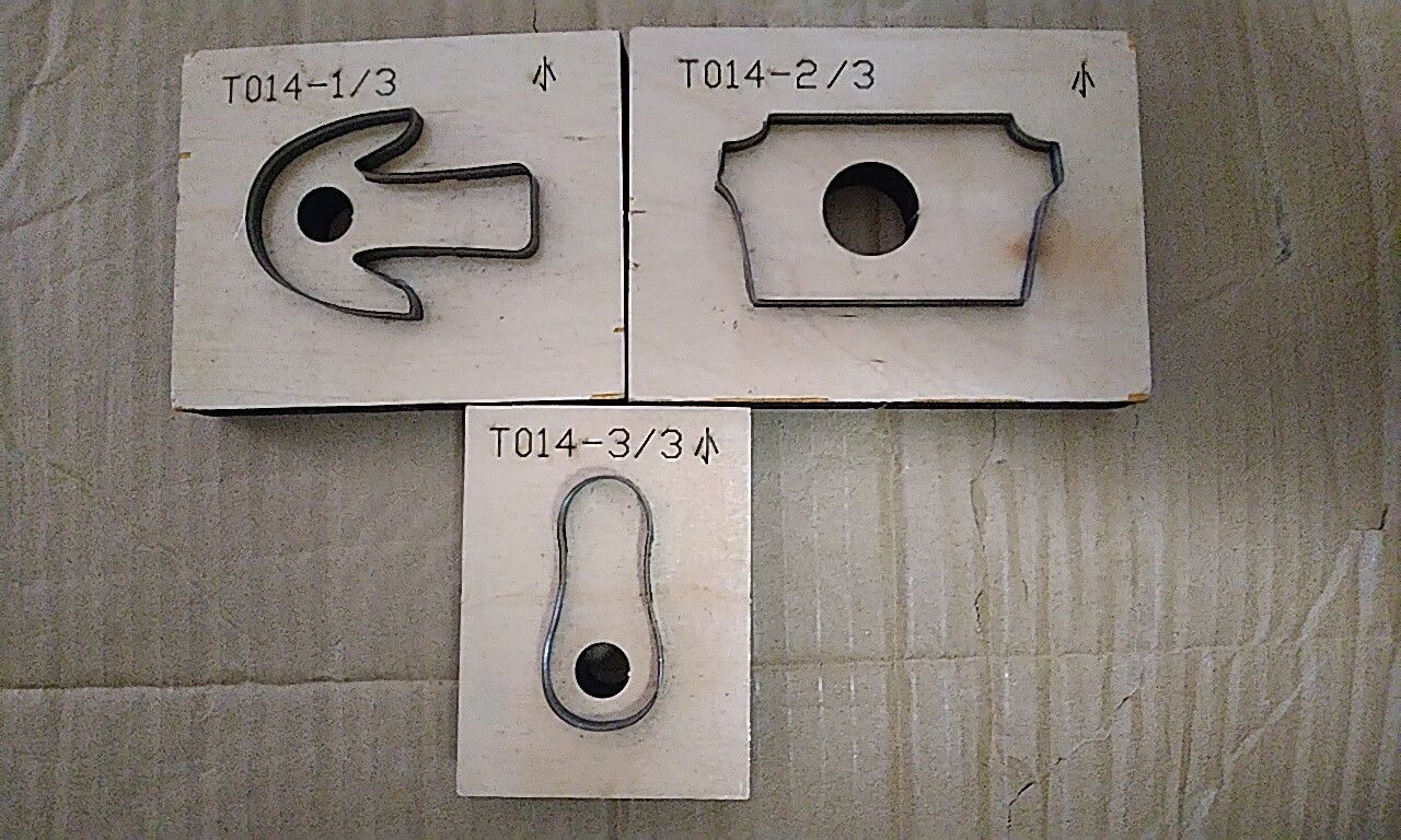 ミニシューズ 小物入れ キーホルダー型の 抜き型 レザークラフト