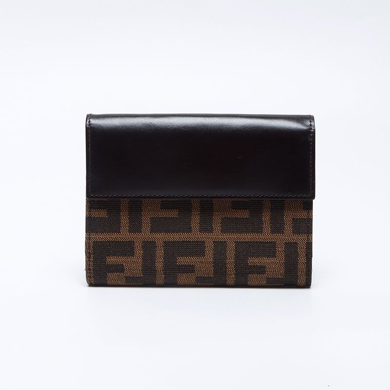 FENDI フェンディ