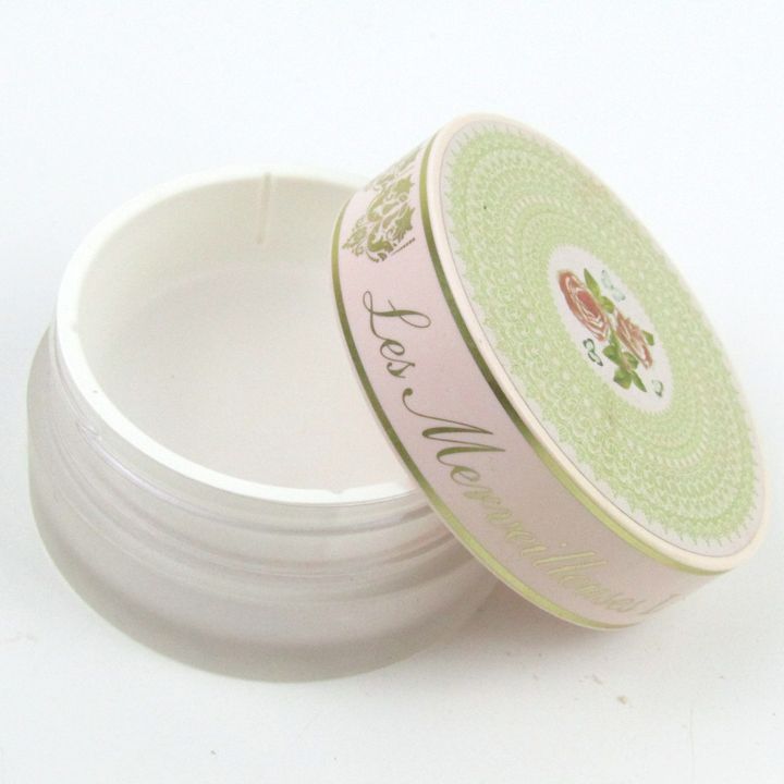 新品未使用　限定品　ラデュレ　イルミネイティングフェイスパウダー　101 レメルヴェイユーズ ラデュレ イルミネイティング フェイスパウダー