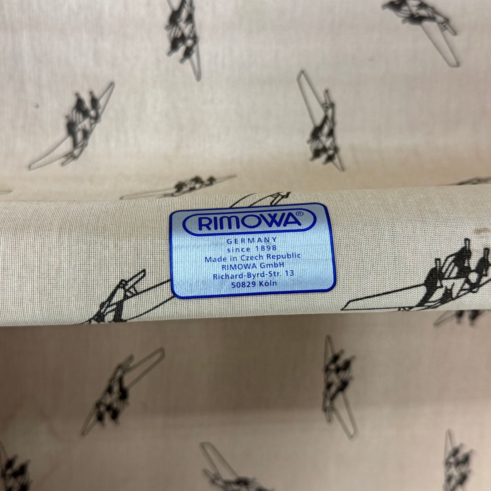 サイズ 縦68cm横47cm幅26cm