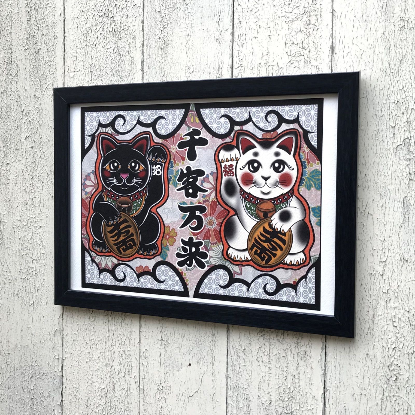 尾九 開運イラスト 招き猫 黒と白 千客万来 A4サイズ フレーム付き 尾九 開運イラスト 招き猫 お札に大判小判 A4サイズ フレーム付き 尾九  開運イラスト 赤色 化け鯉 A4サイズ フレーム付き - bbqcomic | minne byGMOペパボ 国内最大級のハンドメイド・手作り通販サイト, image size:1600x1600