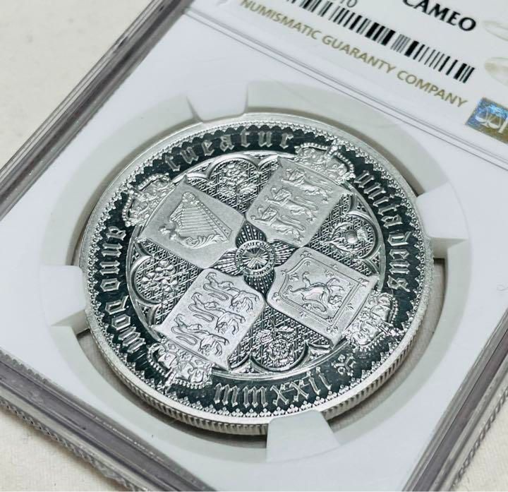 世界的に有名な 銀貨 NGC PF70 - 箱付 2022年 - セントヘレナ 2022 ゴシッククラウン 2022 2oz 2ozプルーフ銀貨  美術品・アンティーク・コレクション