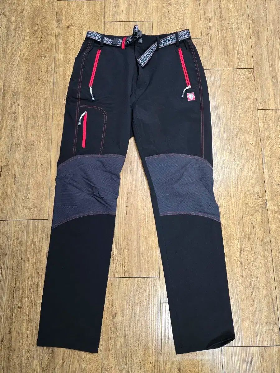 BLACK YAK ブラックヤク 登山パンツ ワークパンツ 春と秋用 2 蜂 含む