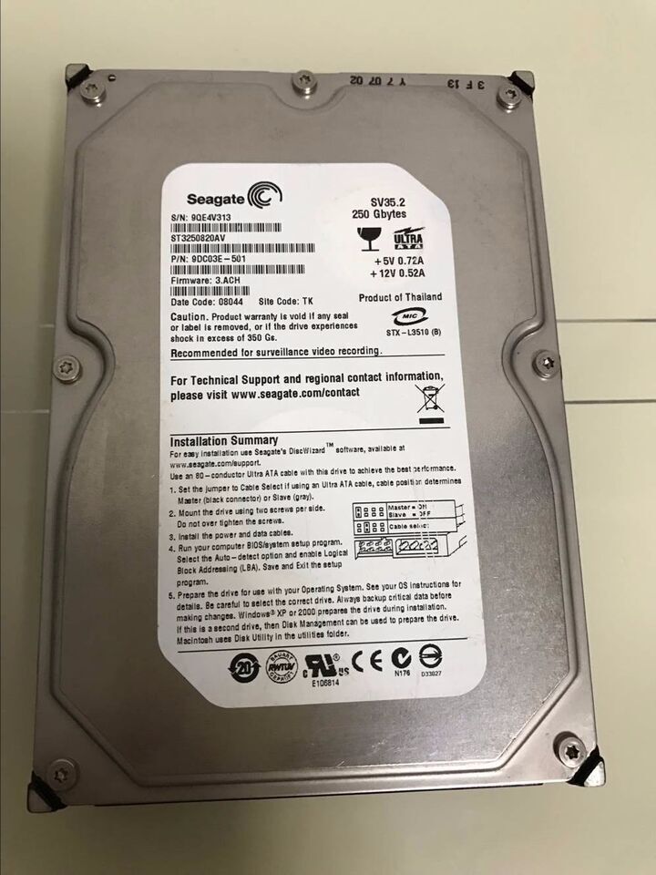 Seagate Barracuda 250GB、内蔵、7200 RPM、3.5インチ (ST3250820AV) IDE PATA ハードドライブ
