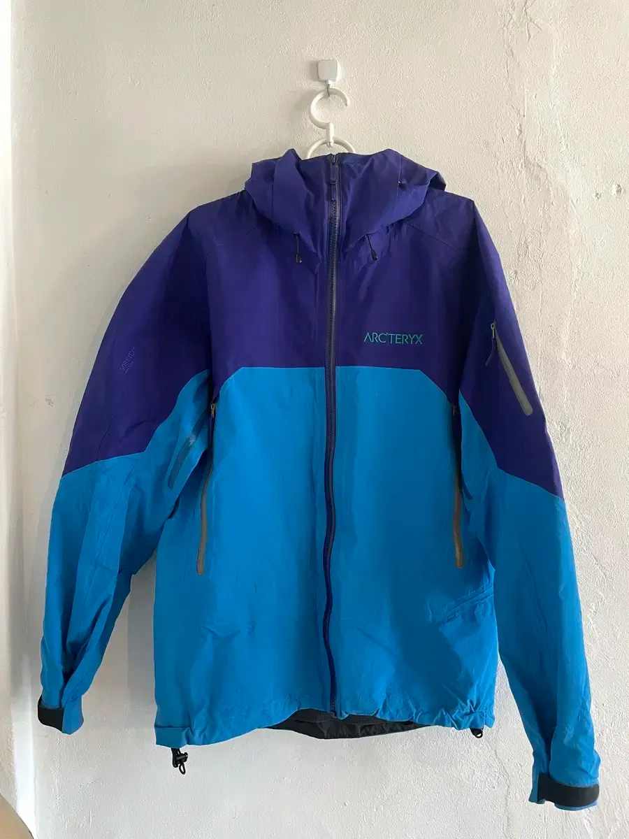 2025年最新】アークテリクス RUSH JACKETの人気アイテム - メルカリ