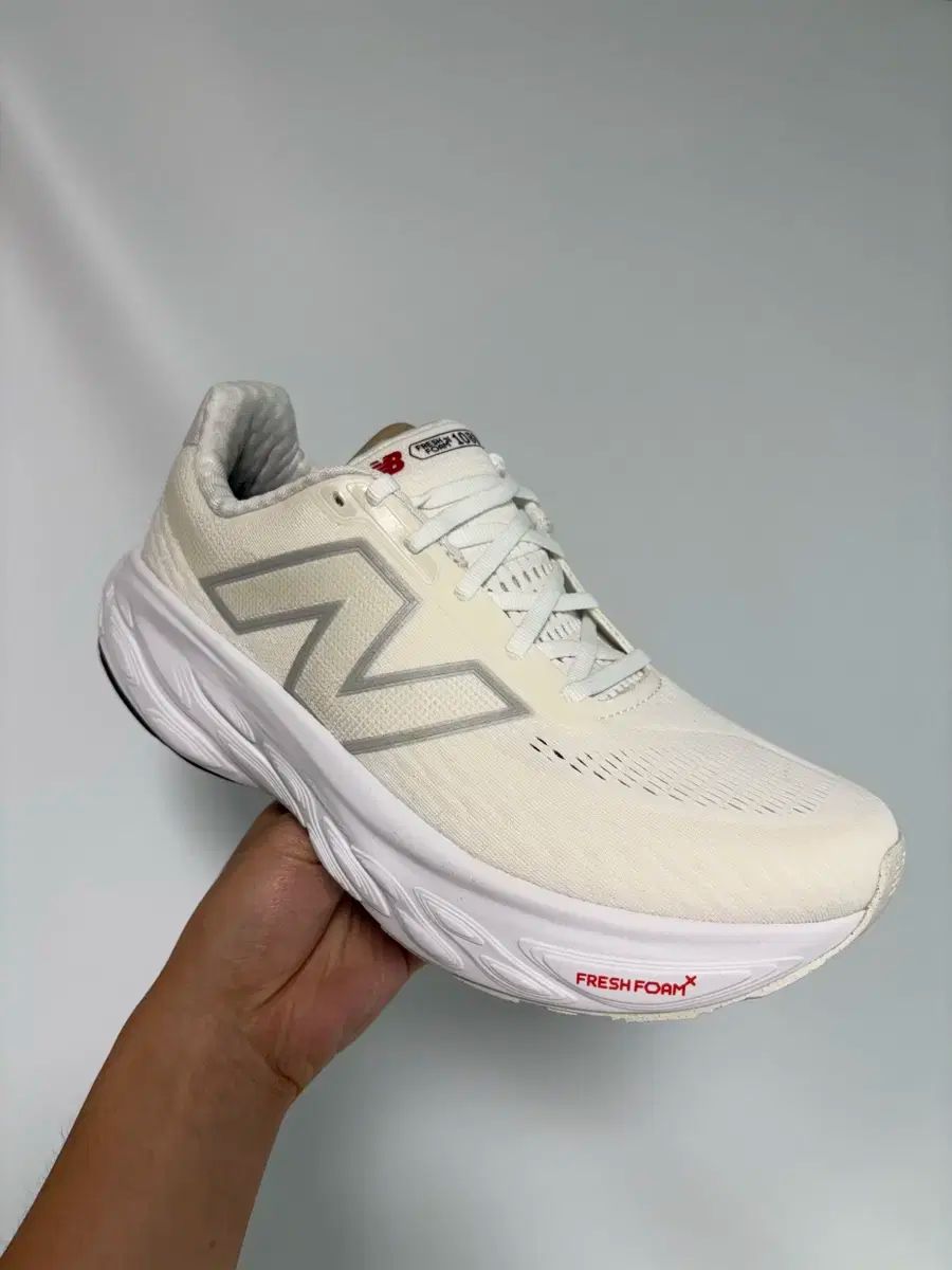 ニューバランス 1080 W14 Fresh Foam ランニングシューズ 265