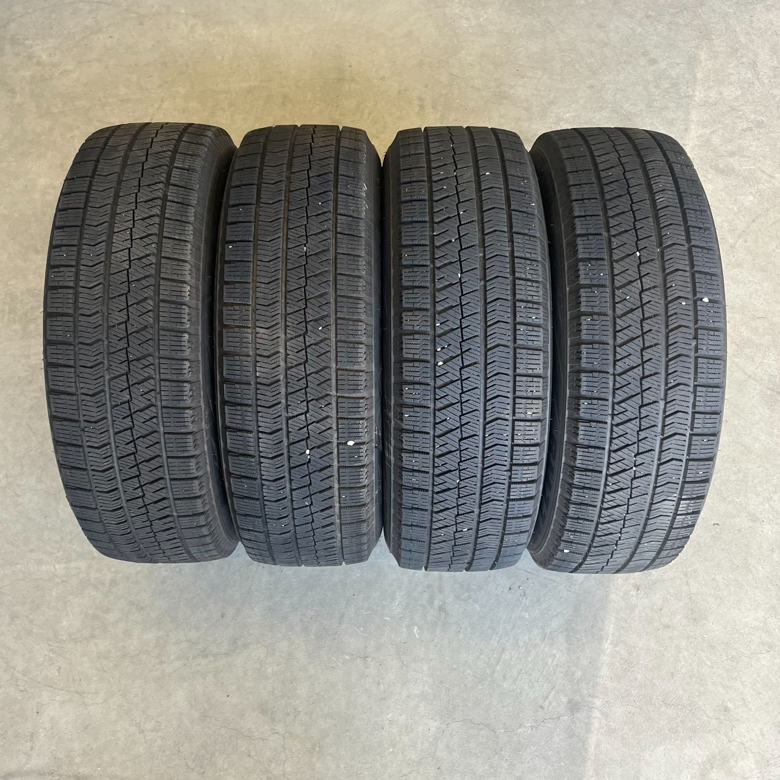 スタッドレスタイヤ