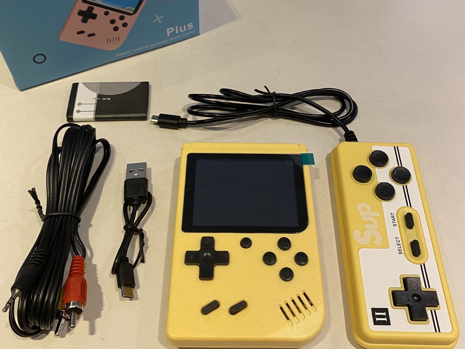 iPhone ゲーム機まとめ売り これ、ゲーム機じゃないんです。iPhoneを20Wで急速充電できる、遊べる