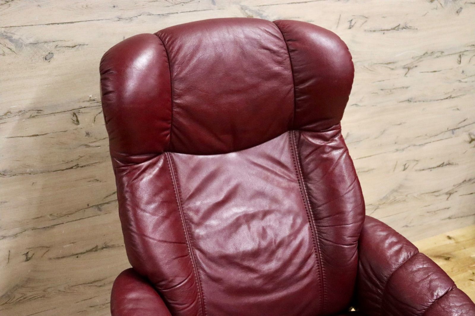 GMIS277 HOVEMOBLER A S リクライニングチェア パーソナルチェア 回転椅子 フットスツール 本革 臙脂色 ノルウェー 検 エコーネス