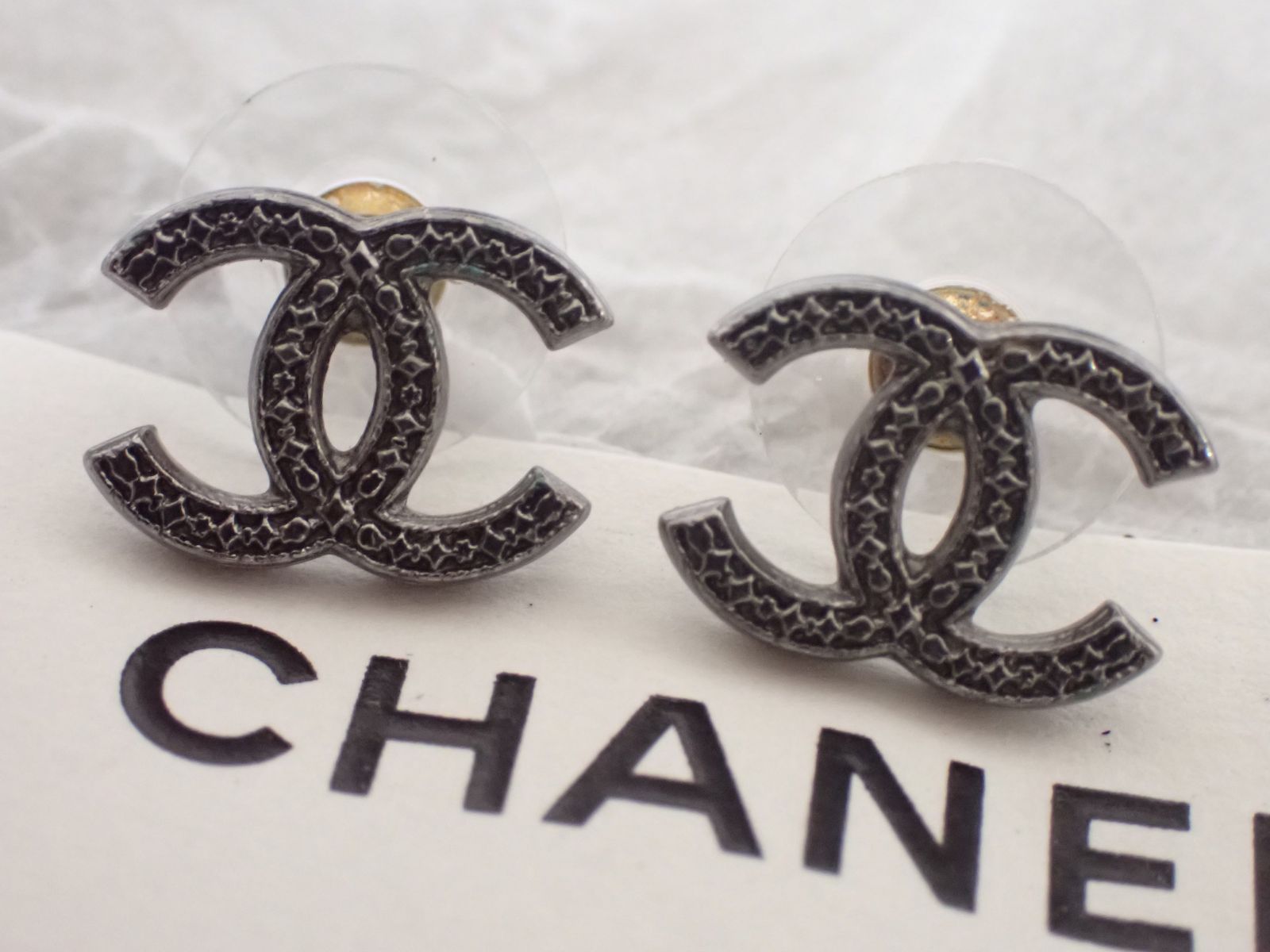 シャネル CHANEL ピアス スクエア ココマーク ミニ プレート　シルバー シャネル CHANEL ピアス スクエア ココマーク ミニ プレート