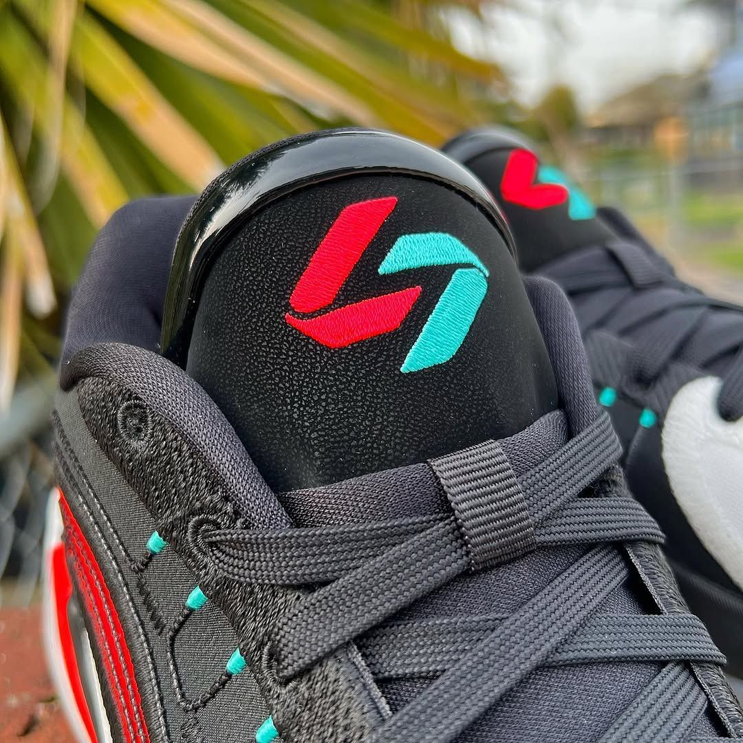 Jordan ルカドンチッチ JORDAN LUKA 4 PF 'BLOODLINE' ナイキ ジョーダン ルカ 4