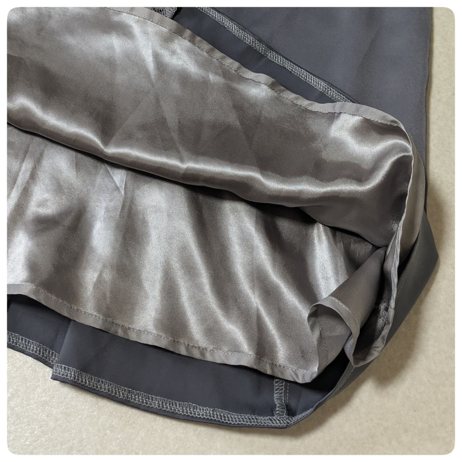 カラルス ワンピースドレス 大きなサイズ 体型カバー グレー 5L MAAHADDERANG_COM