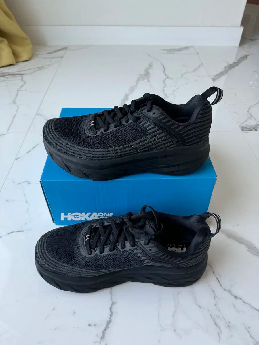 HOKA ONE