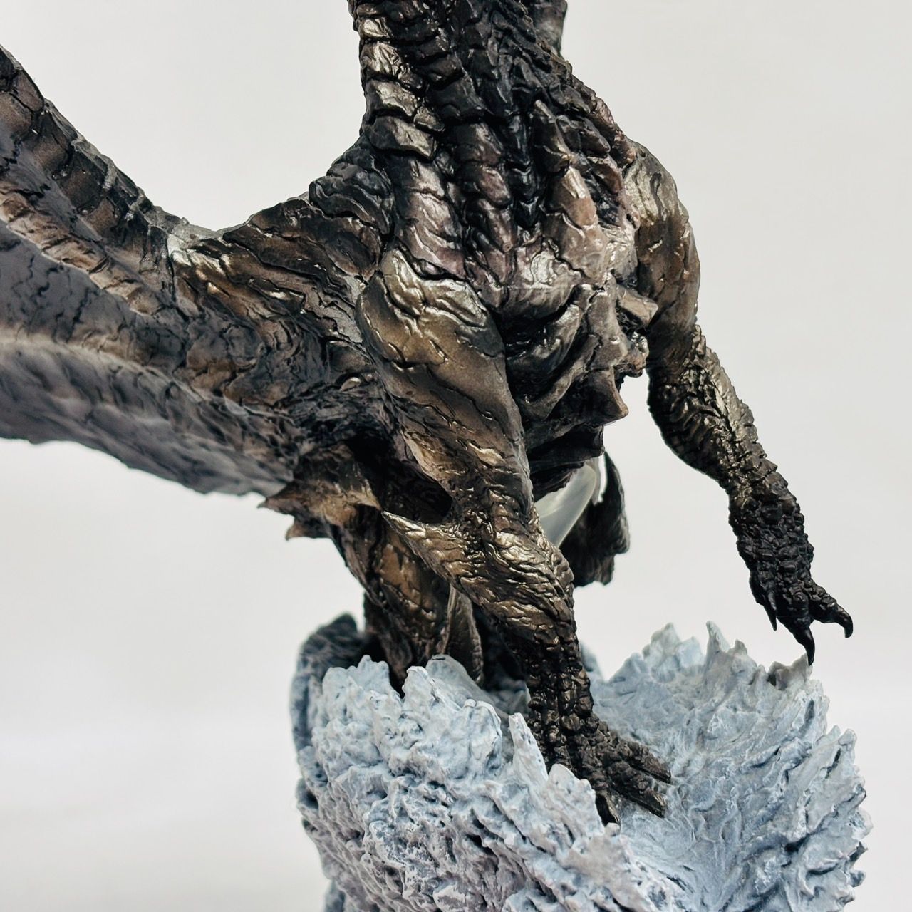 モンスターハンター クリエイターズモデル CFB 鋼龍 クシャルダオラ Amazon | カプコンフィギュアビルダー モンスターハンター 鋼龍
