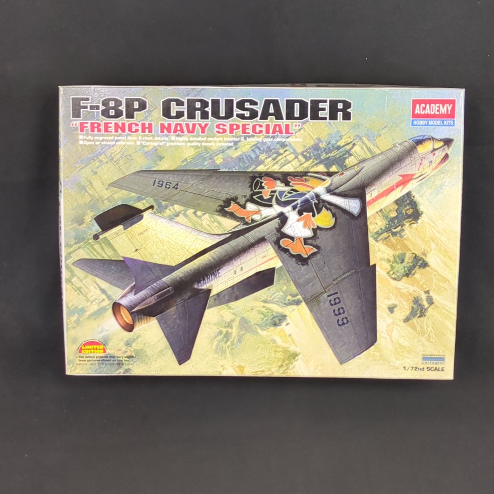 輸入キット ACADEMY 12407 1 72 F-8P クルセイダー フランス海軍
