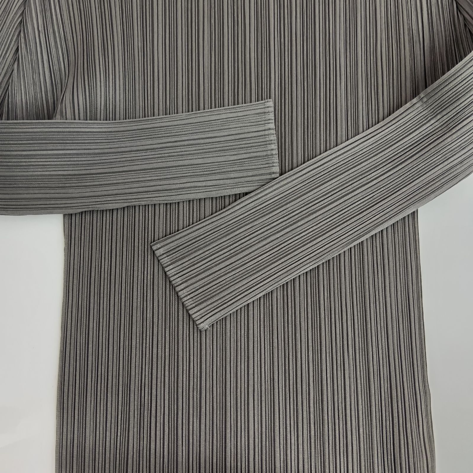 【美品】プリーツプリーズ イッセイミヤケ 半袖 カットソー 3 L相当 グレー PLEATS PLEASE プリーツプリーズ イッセイミヤケ PP73-JK728