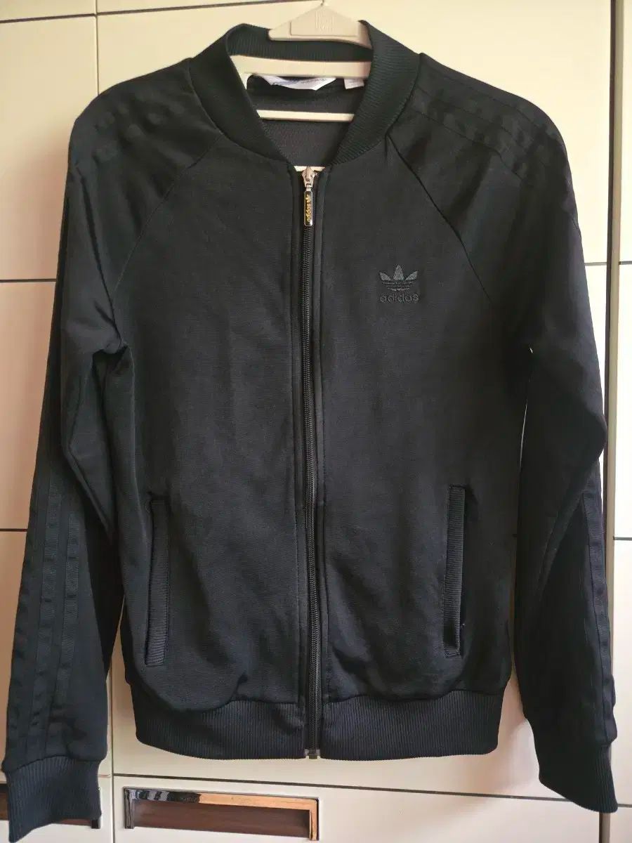 adidas アディダス スーパーガール オールブラック トラックトップス ジャージ