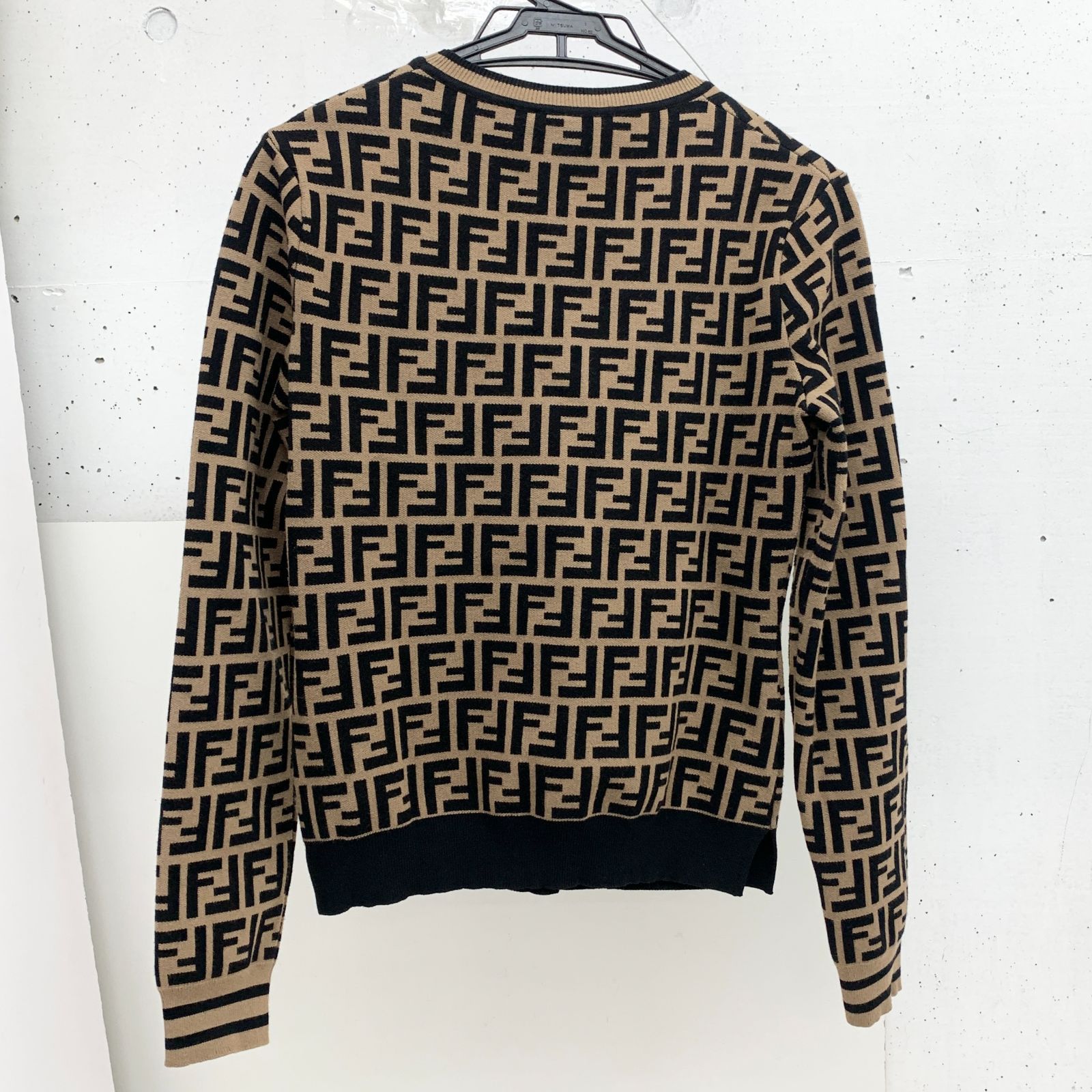 FENDI ロゴ トレーナー ブラウン/ブラック FENDI ロゴ入り トレーナー ブラウン/ブラック FENDI(フェンディ