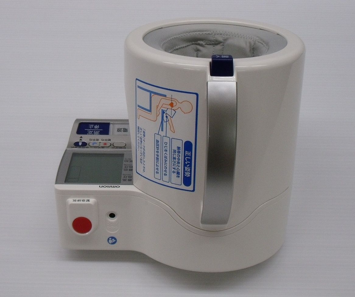 残り1点 オムロン 自動上腕式血圧計 スポットアーム HCR-1602囗T巛 匿名配送