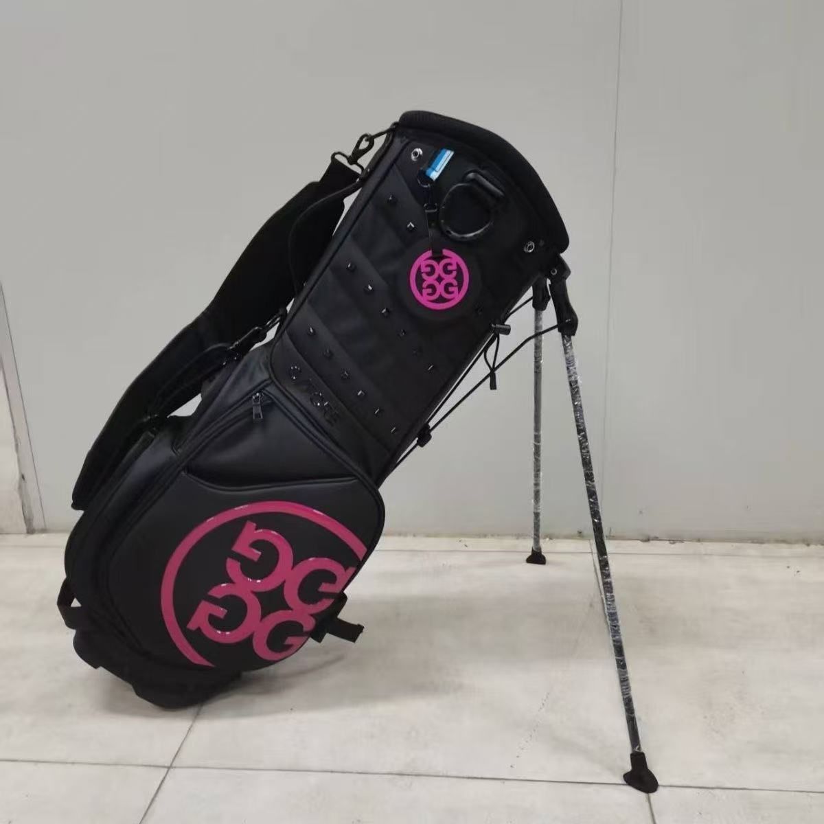 セール品 ジーフォア キャディバッグ スタンドバッグ ブラック黒ピンク