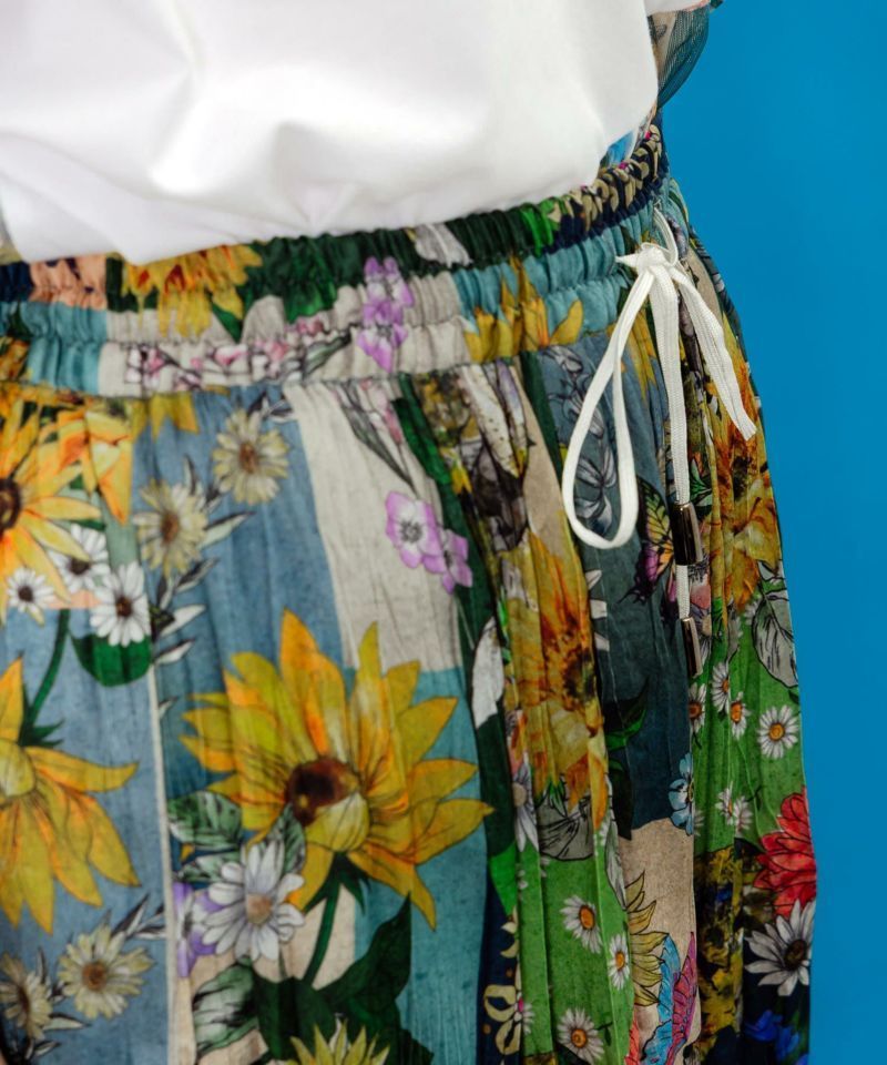 イズスカラー552251：ひまわりと狐のパッチワーク柄 ワッシャー加工  