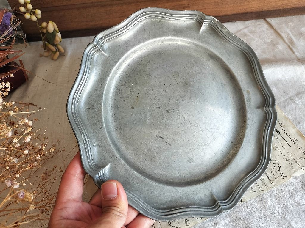 フランス アンティーク 素敵な ピューター 花リム 皿 プレート 22