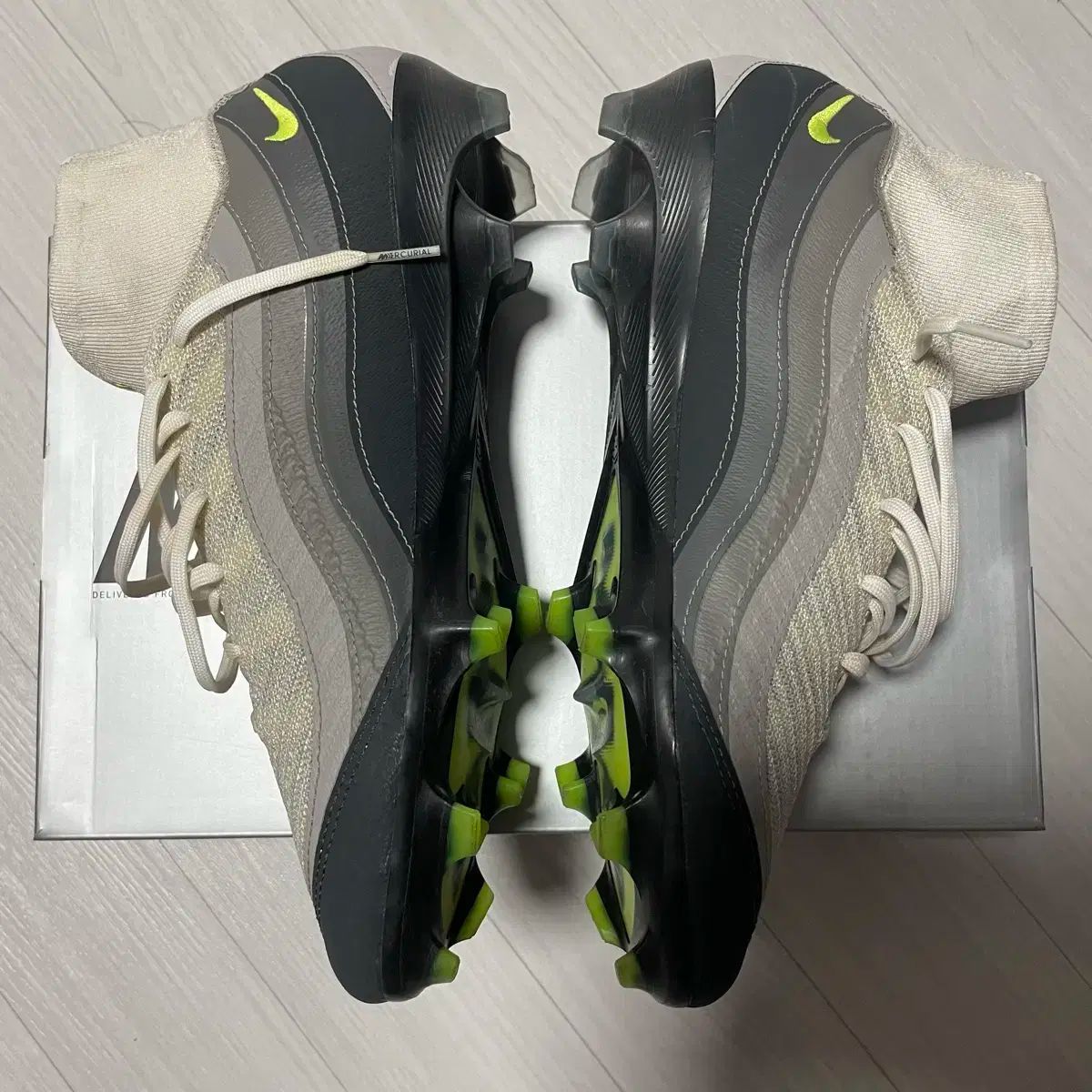 ナイキ マーキュリアル スーパーフライ 10 エリート x エアマックス 95
