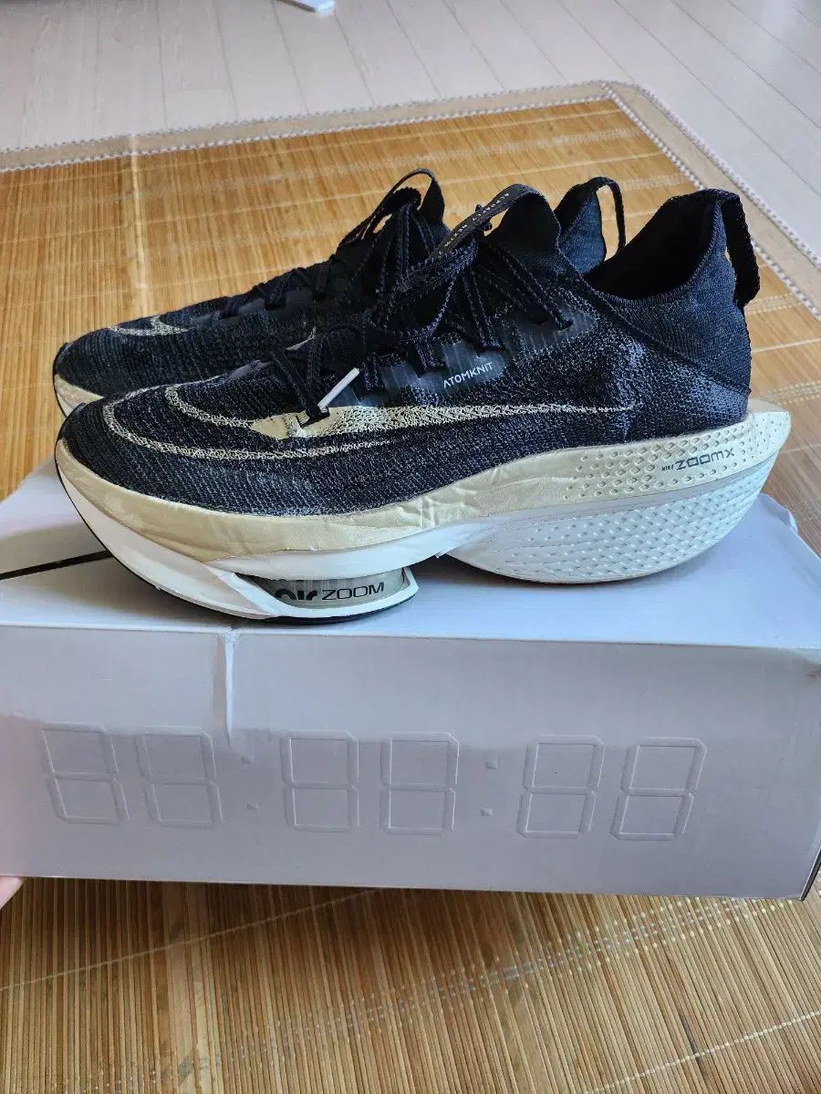 NIKE ナイキ エア ズーム アルファフライ ネクスト 2 黒 メタリック ゴールド 穀物