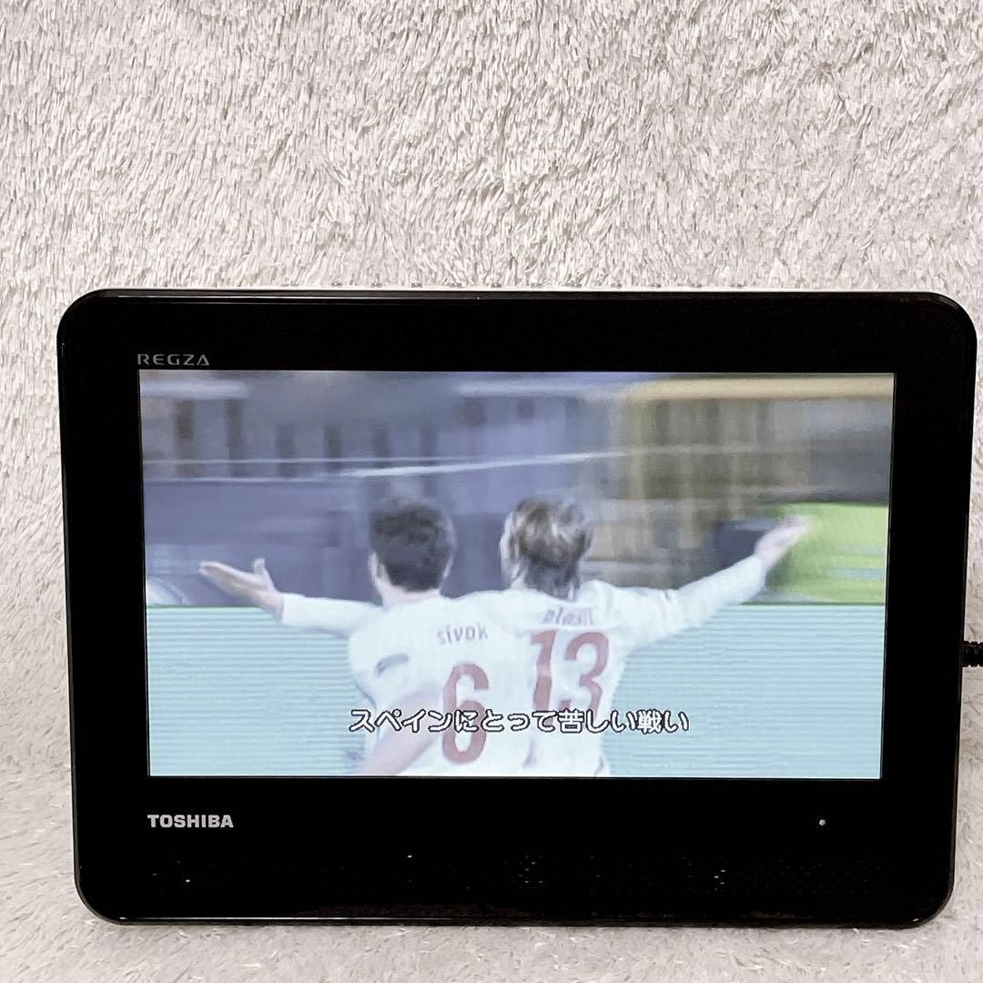 TOSHIBA REGZA SD-P100WP 東芝 レグザ ポータブルDVDプレーヤー 10.1v
