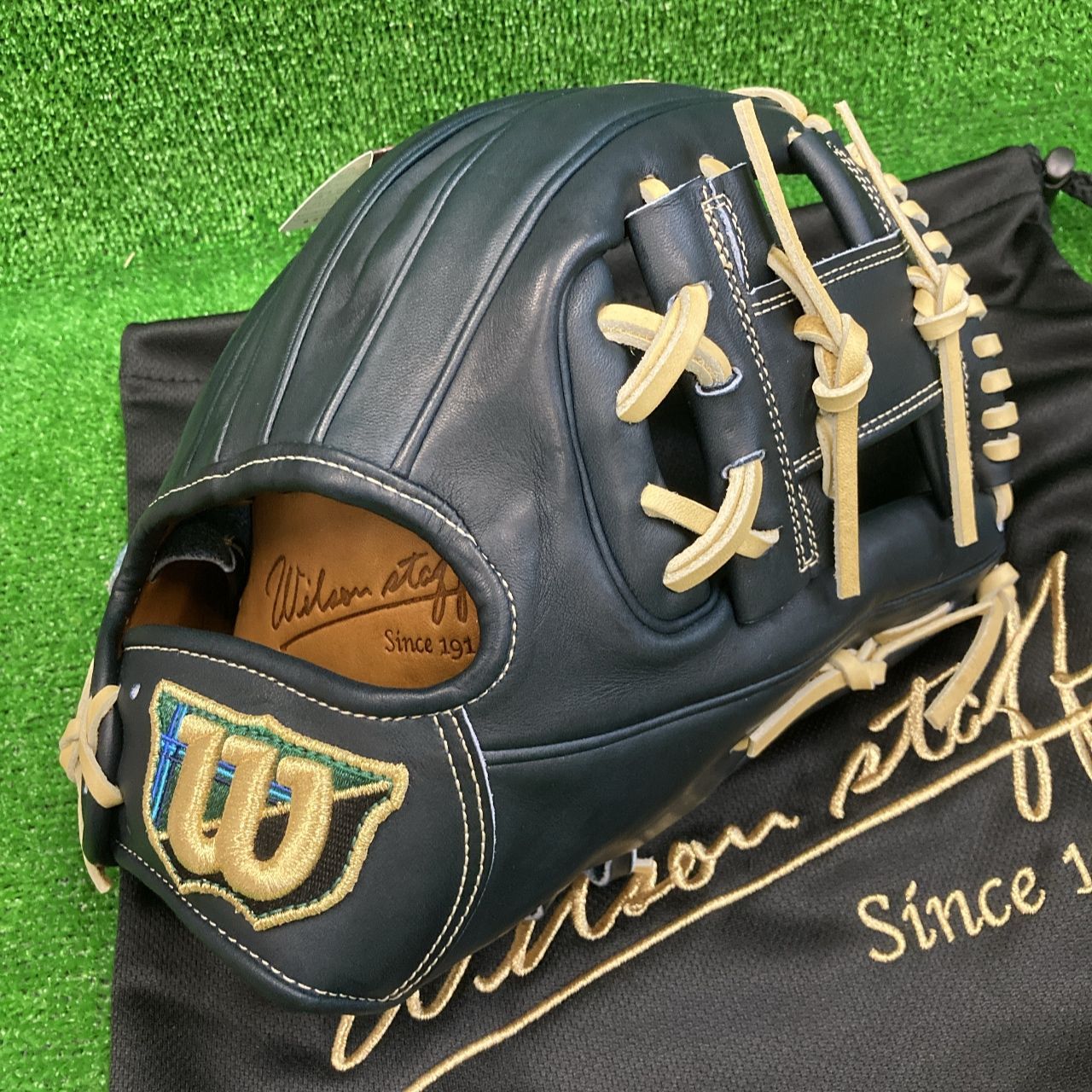 ウィルソンスタッフ 硬式内野手用グラブ 1975型 Wブラック×キャメル ウィルソンスタッフ 硬式グラブ 1975型 Wブラック×キャメル - メルカリ