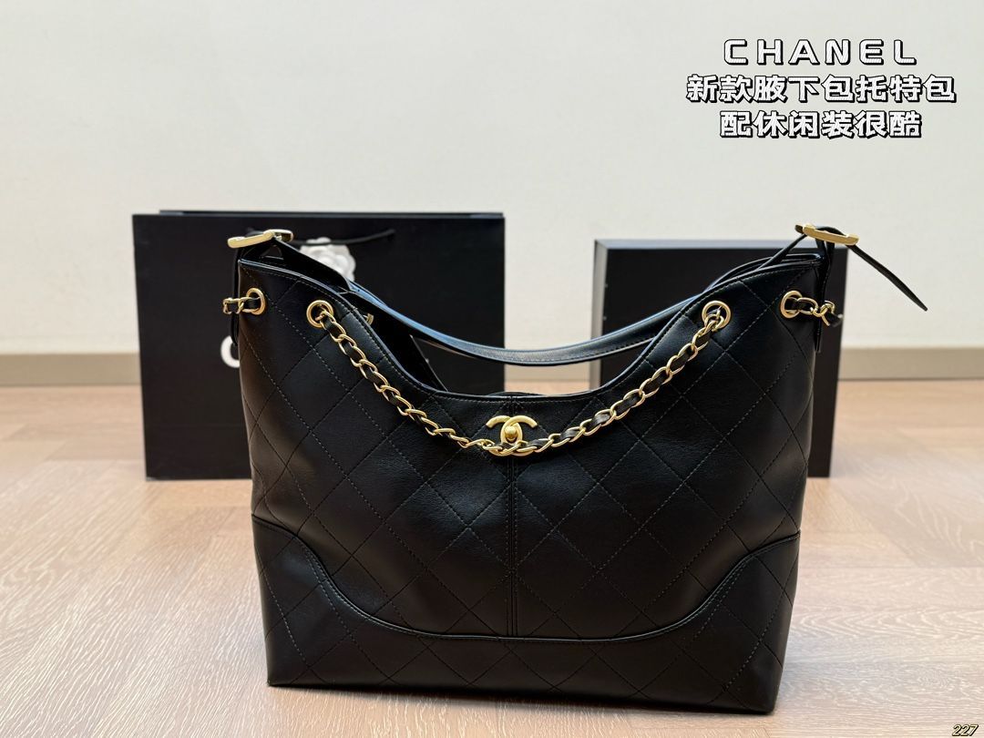 早い者勝ち！❤CHANEL❤ 非売品 トートバッグ ブラック 大容量 シャネルと相性抜群の大優勝サブバッグ♡トートバッグ | 人生は1