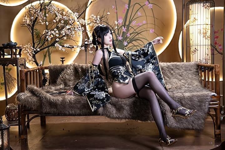 ハイレグロイヤルチャイナ服