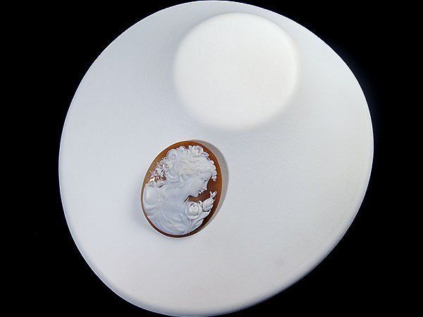 薔薇と女性　シェル　カメオ　ルース 薔薇と女性 シェル カメオ ルース  作 シェルカメオルース