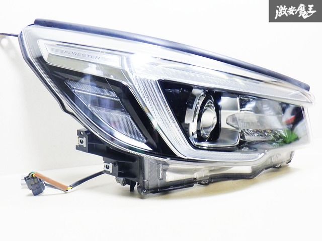 フォレスター　右ヘッドライト スバル 純正 SKE SK5 フォレスター 前期 LED ヘッドライト