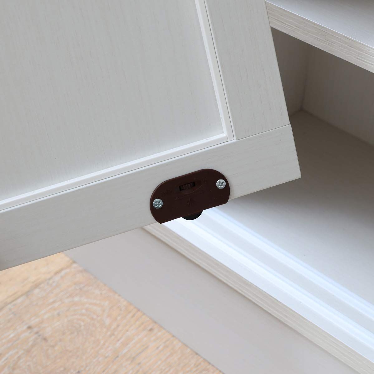 薄型キャビネット 引戸収納