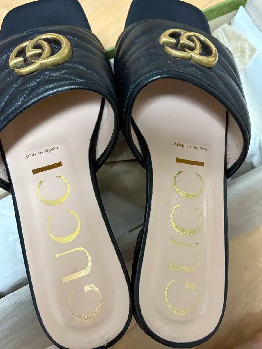 ☆韓国の人気☆【GUCCI】☆マトラッセ スライ.ド☆スリッパ☆ GUCCI(グッチ) GG マテラッセ スライド スリッパ (純正) - メルカリ