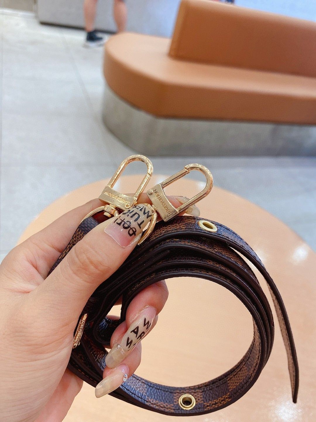 LOUIS VUITTON