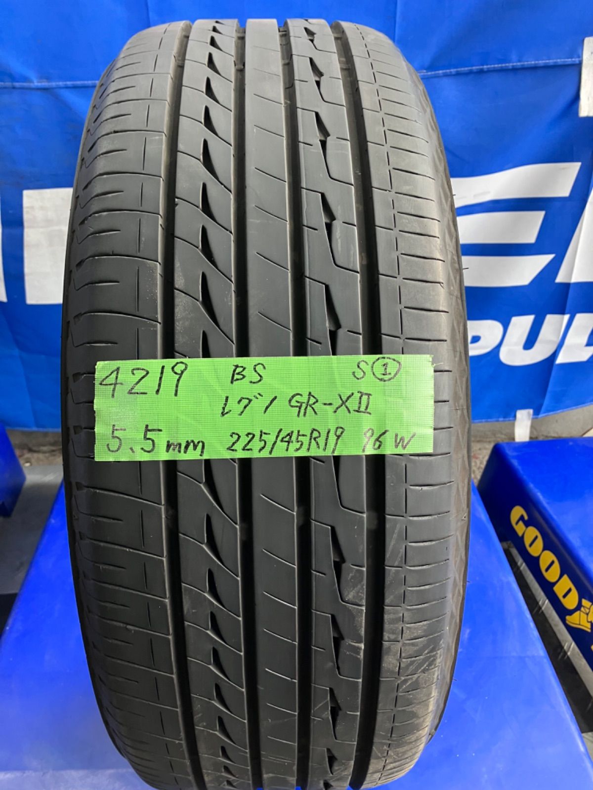 225/45R19 96W ブリヂストン レグノ GR-XⅡ 中古タイヤ1本 - メルカリ